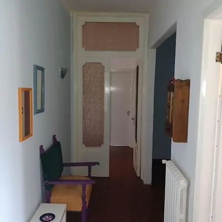 Camera Dell'artista, Con Soggiorno E Cucina